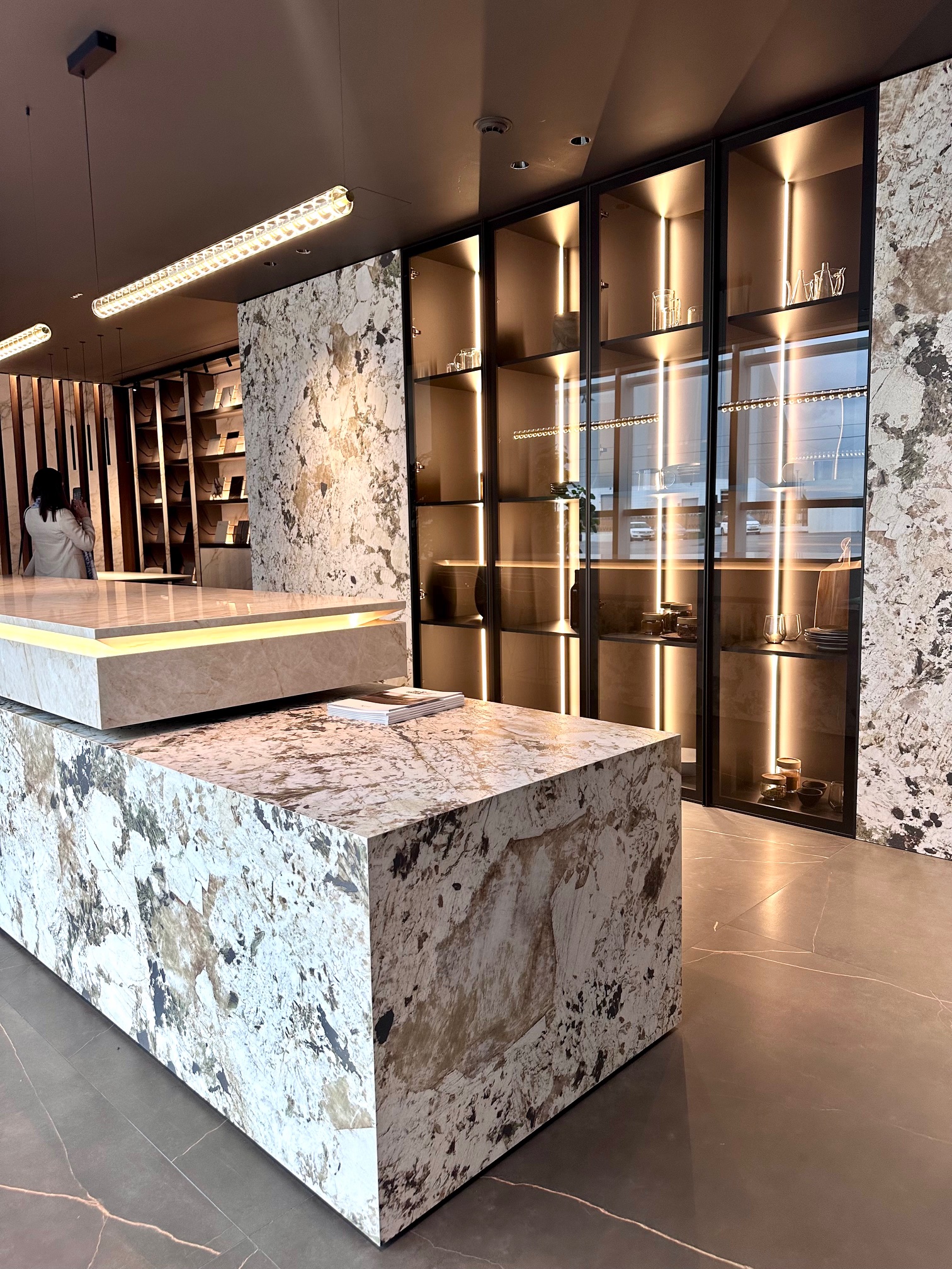 Gyárlátogatás- Spanyolország – Porcelanosa · 08