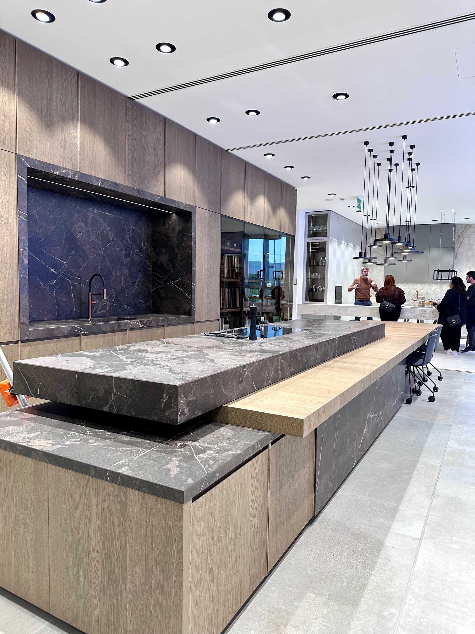 Gyárlátogatás- Spanyolország – Porcelanosa · 14